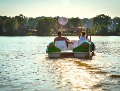Top 5 Best Pedal Boats – 2017 Reviews