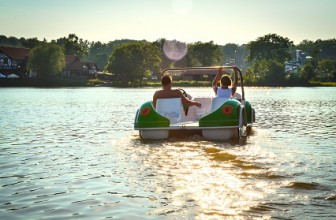 Top 5 Best Pedal Boats – 2017 Reviews