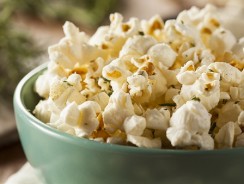 Top 10 Best Microwave Popcorn Poppers – 2017 Reviews