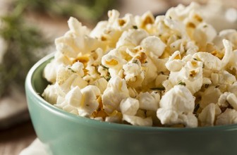 Top 10 Best Microwave Popcorn Poppers – 2017 Reviews