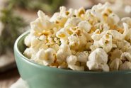 Top 10 Best Microwave Popcorn Poppers – 2017 Reviews